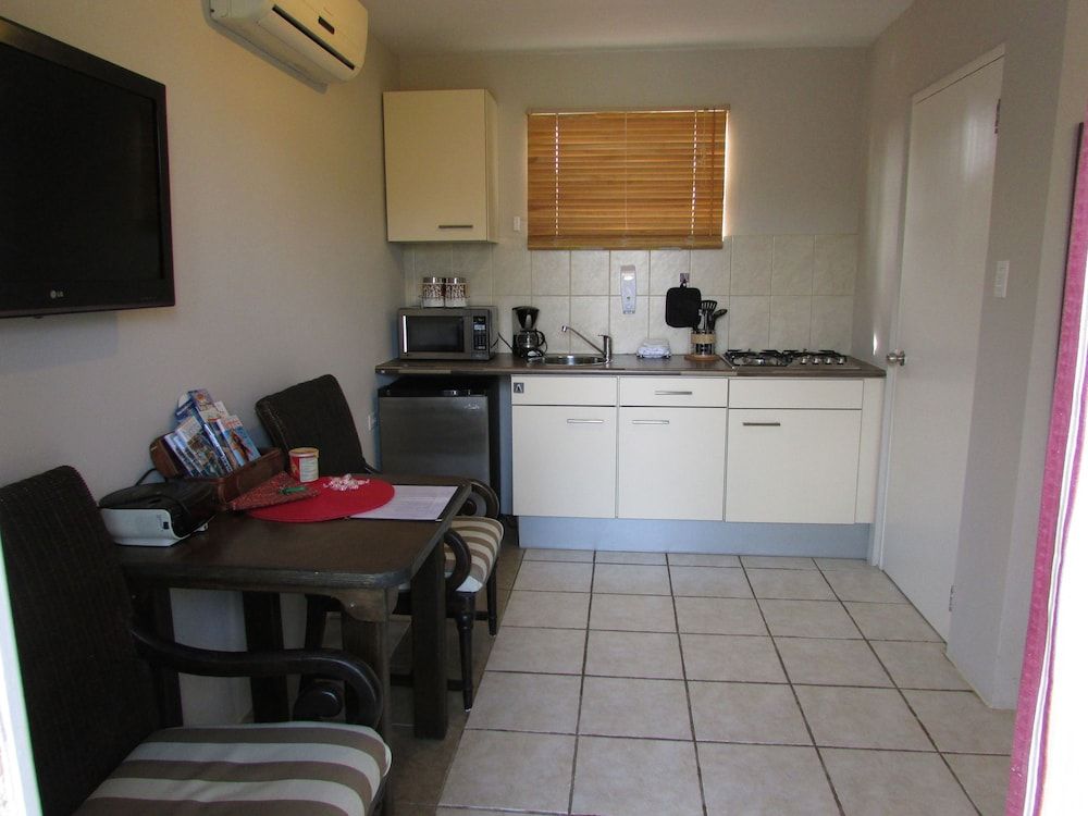 Aruba Tropic Apartments - Private kitchen - 4