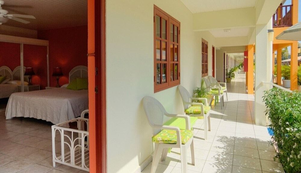 Aruba Quality Apartments & Suites - Terrace/patio - 2
