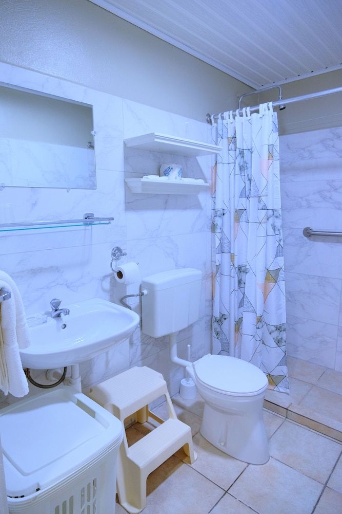 Aruba Quality Apartments & Suites - Bathroom - 4