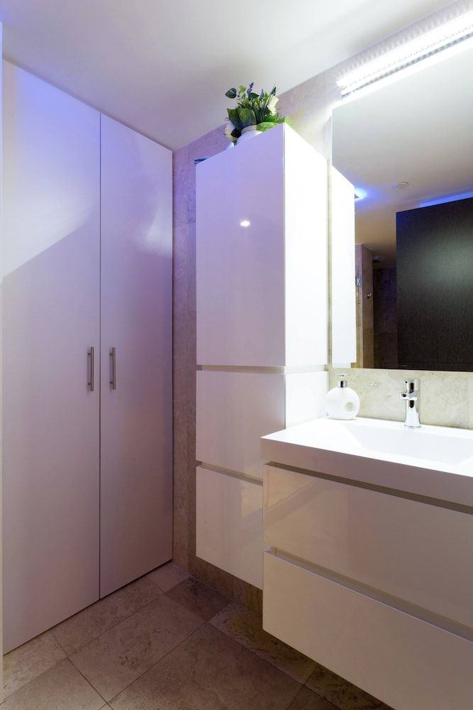 Lovely Sea View,eagle Beach, Oasis Condominium Wifi - Interior - 3