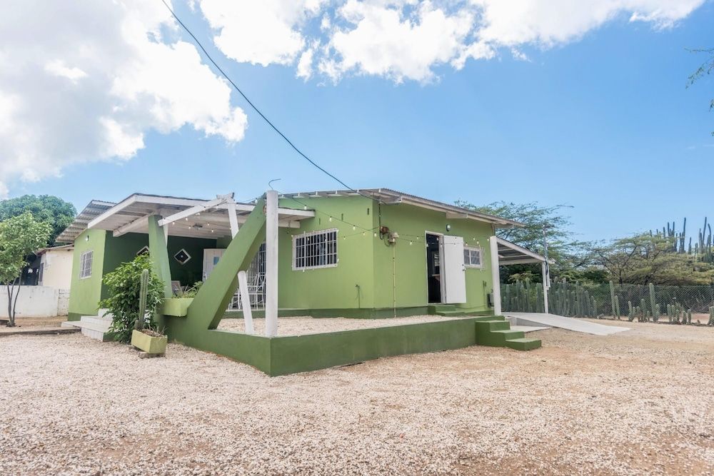 Aruban Home Close to Beach - Room - 2