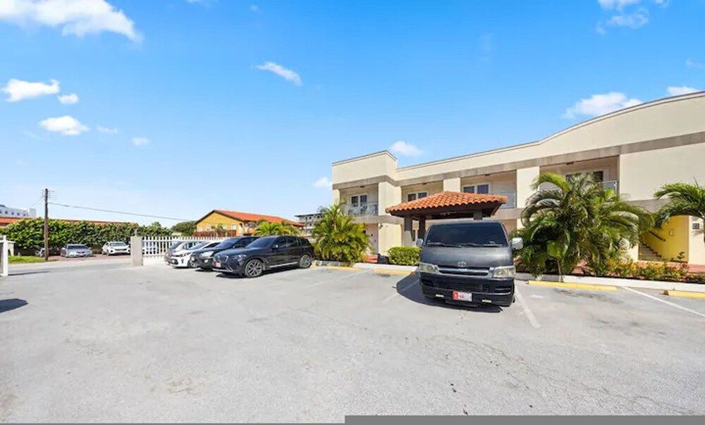 Lovely 1br1ba Condo Walk to Beach Pool BBQ - Room