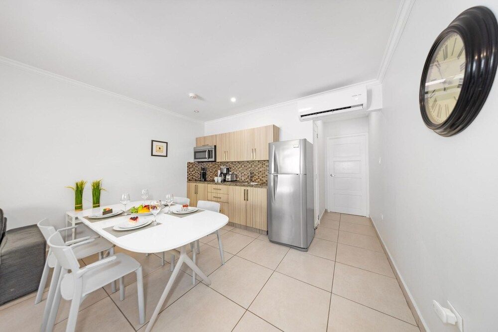 Lovely 1br1ba Condo Walk to Beach Pool BBQ - Room - 4