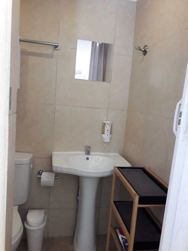 Maria Mulata Apartments - Bathroom - 3