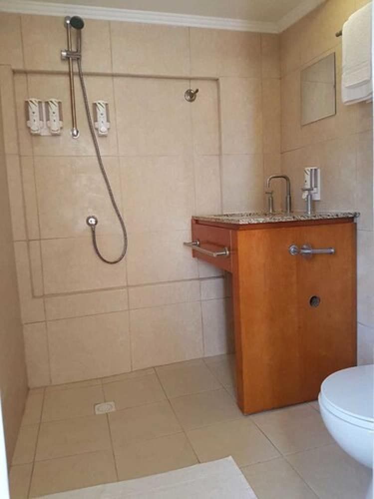 Maria Mulata Apartments - Bathroom - 2