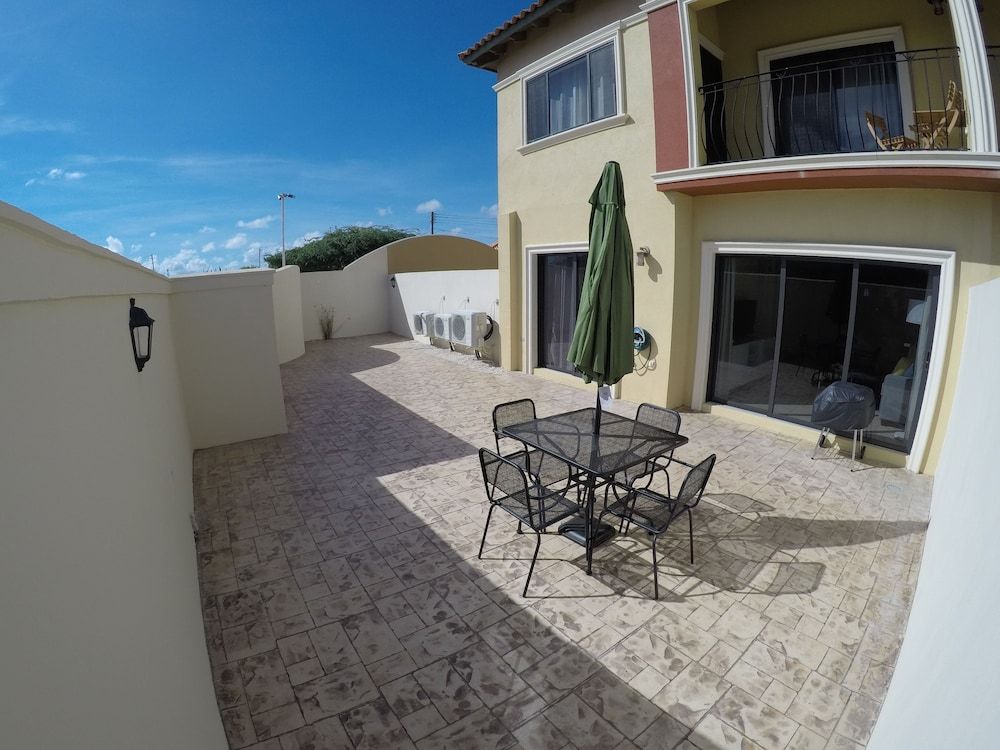 Gold Coast - Beautiful 2 Bedroom Town House - Terrace/patio - 4