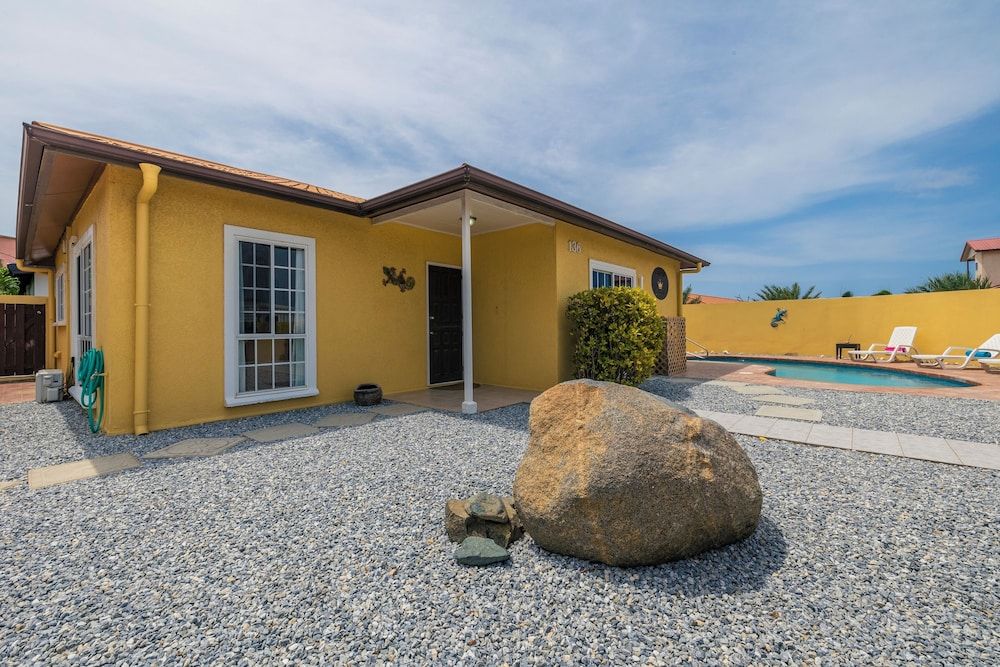 Casa de Reyes - Exterior - 1