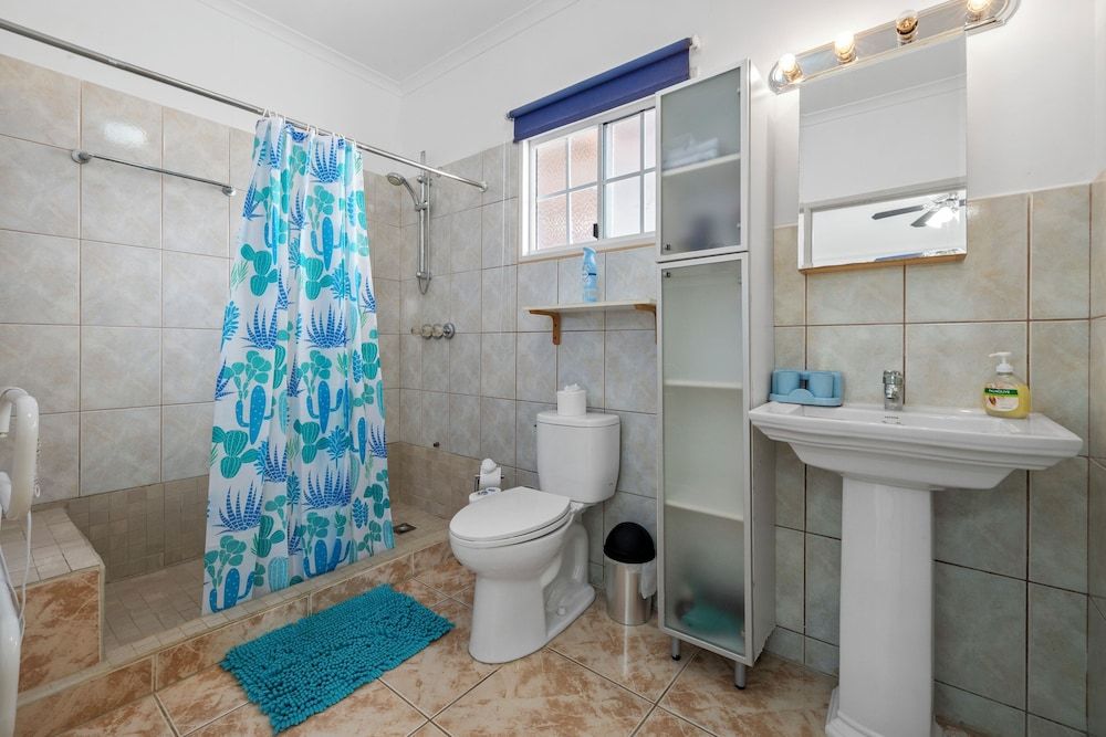 Casa de Reyes - Bathroom - 3