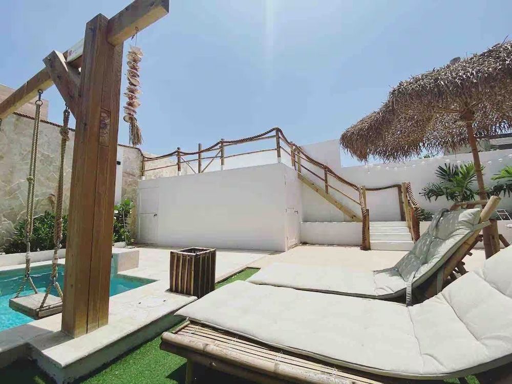 Palm Beach Vacaysuites - Coconut Suite - Top Floor - Room - 1