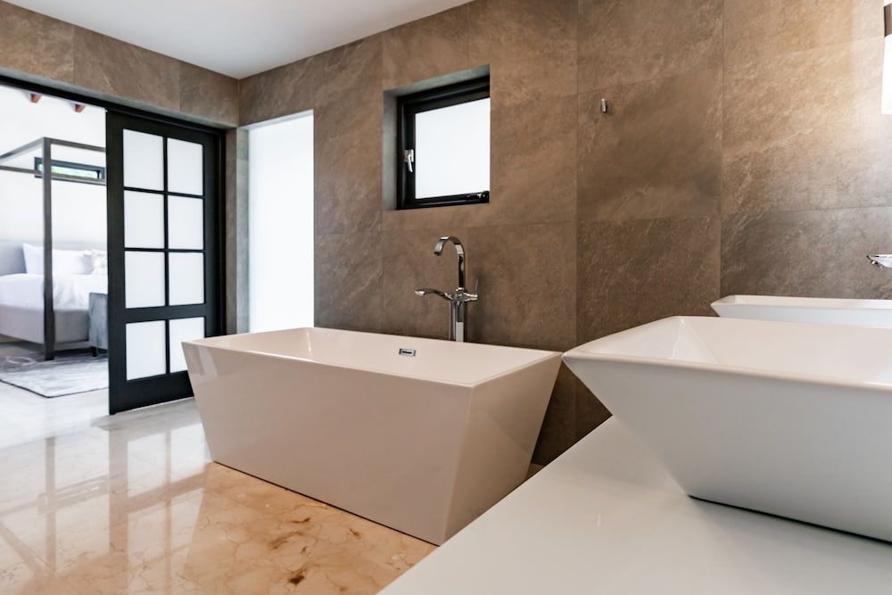 Stunning Villa With Infinity Pool & Outdoor Kitchen! Across From Marriott! - Bathroom - 1