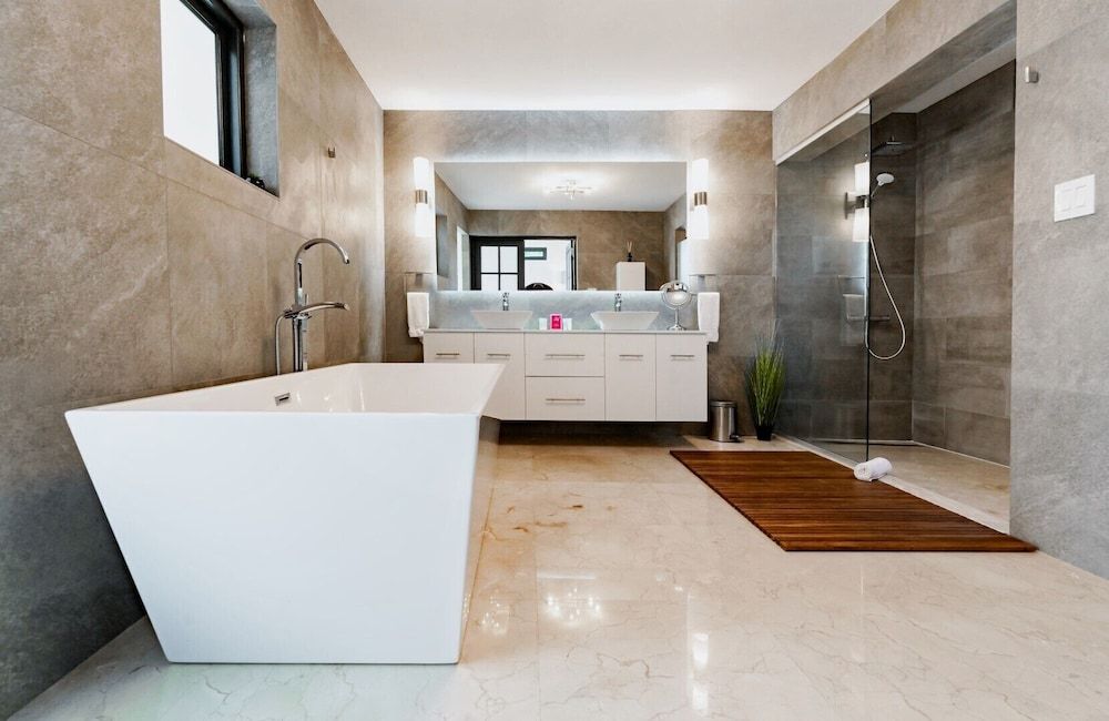 Stunning Villa With Infinity Pool & Outdoor Kitchen! Across From Marriott! - Bathroom - 2