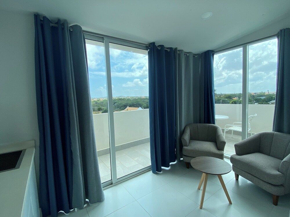 Aruba's Life 300 - Miscellaneous - 4
