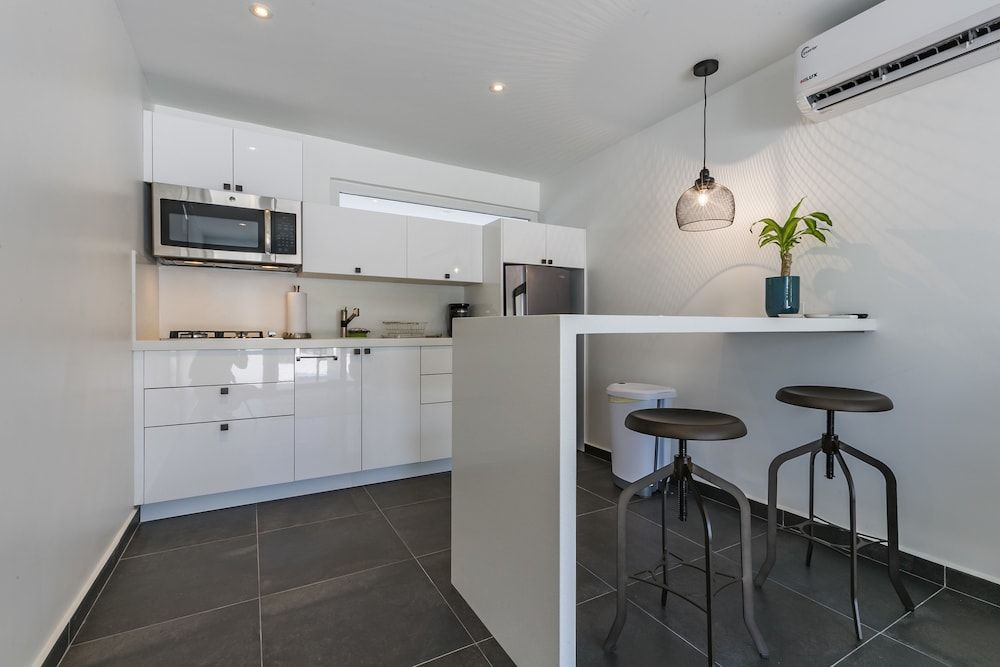 Boca Catalina Modern Villa - Private kitchen - 2