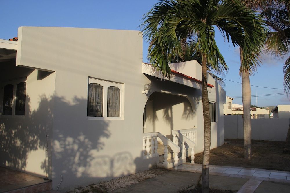 Fitz Aruba 2 Bedroom Home - Porch