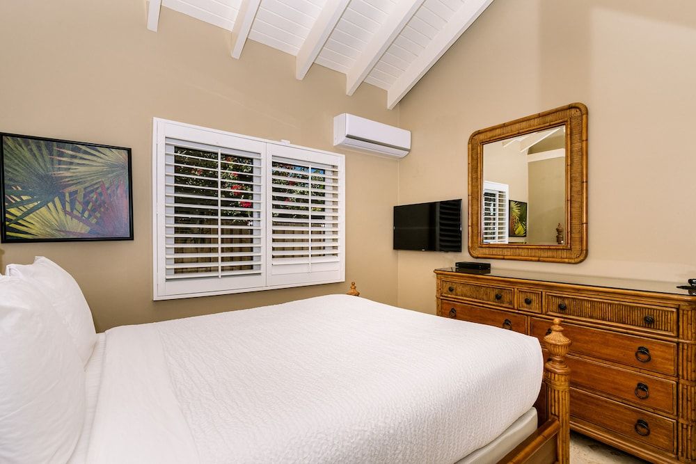 Gorgeous Mansion, Private Pool, Outdoor Kitchen! - Room - 1