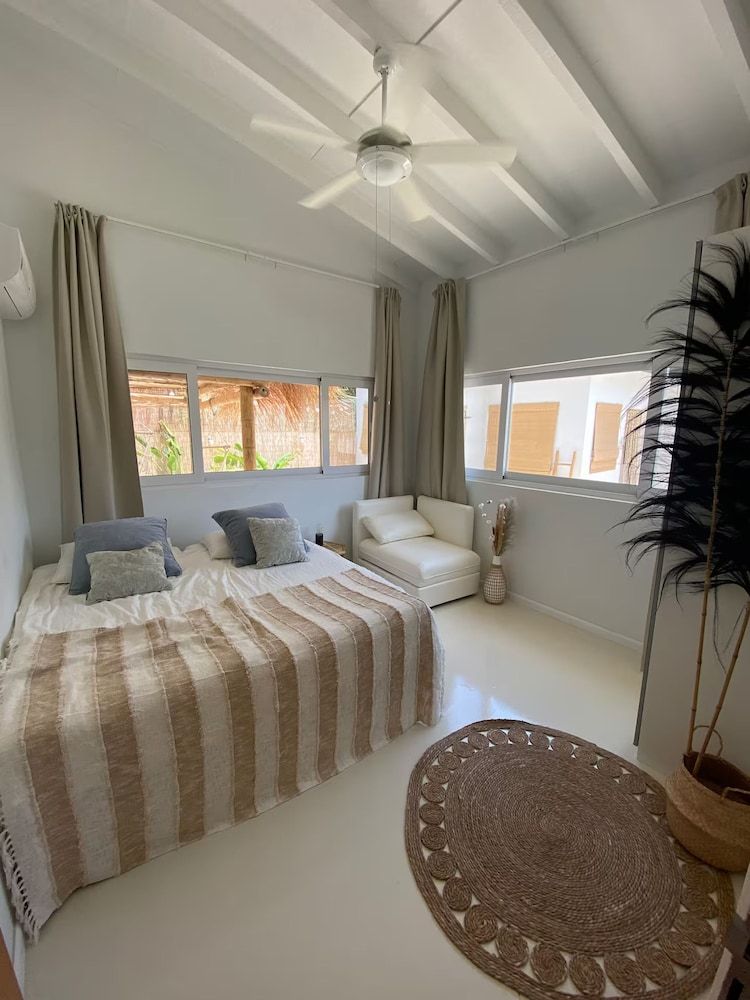 Palm Beach Vacaysuites - Palm Suite 100m2 - Room - 3