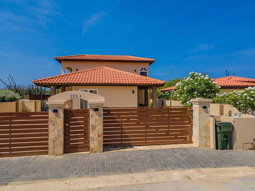 Luxury Noord 3 2 Villa - W Private Saltwater Pool - Room - 1