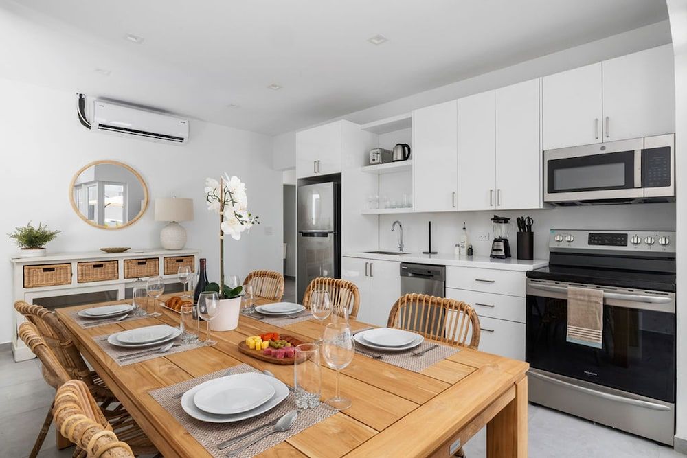 3BR 3BA Newly Built w Private Pool 5 min 2 Beach - Room - 2