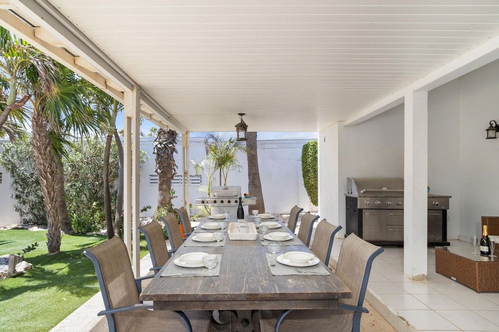 4br4ba w Private Pool Walking Distance to Ritz - Room - 3