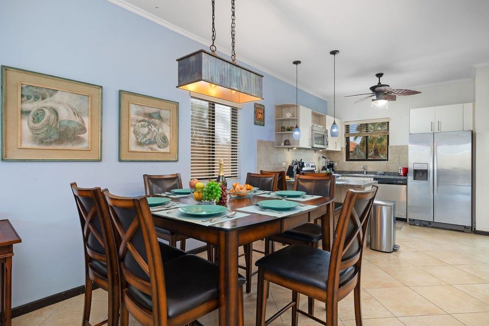 Beautiful Gated Community Retreat Near the Beach - Room - 1