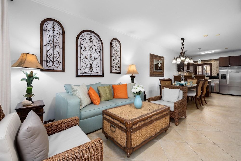 Gold Coast Townhome w Pools GYM 24 7 Security - Room - 1