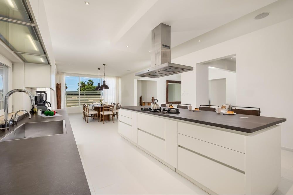 4 4 5 Rooftoppoolpingponggazebonear Ritz Beach - Room - 3