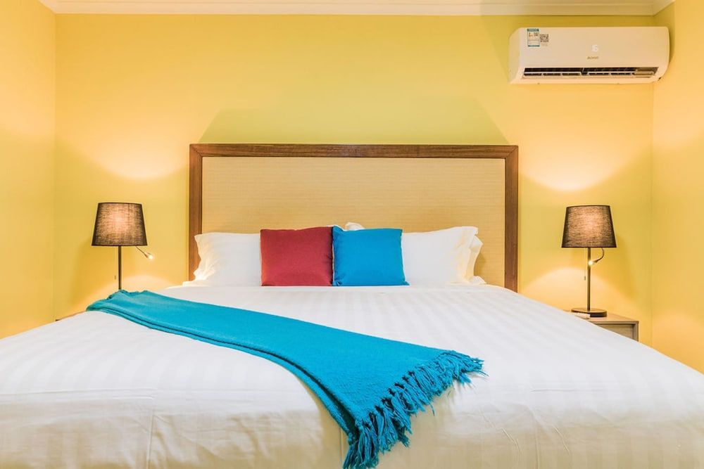 Rooi Santo Studio w King Size Bed Pool - Room - 3