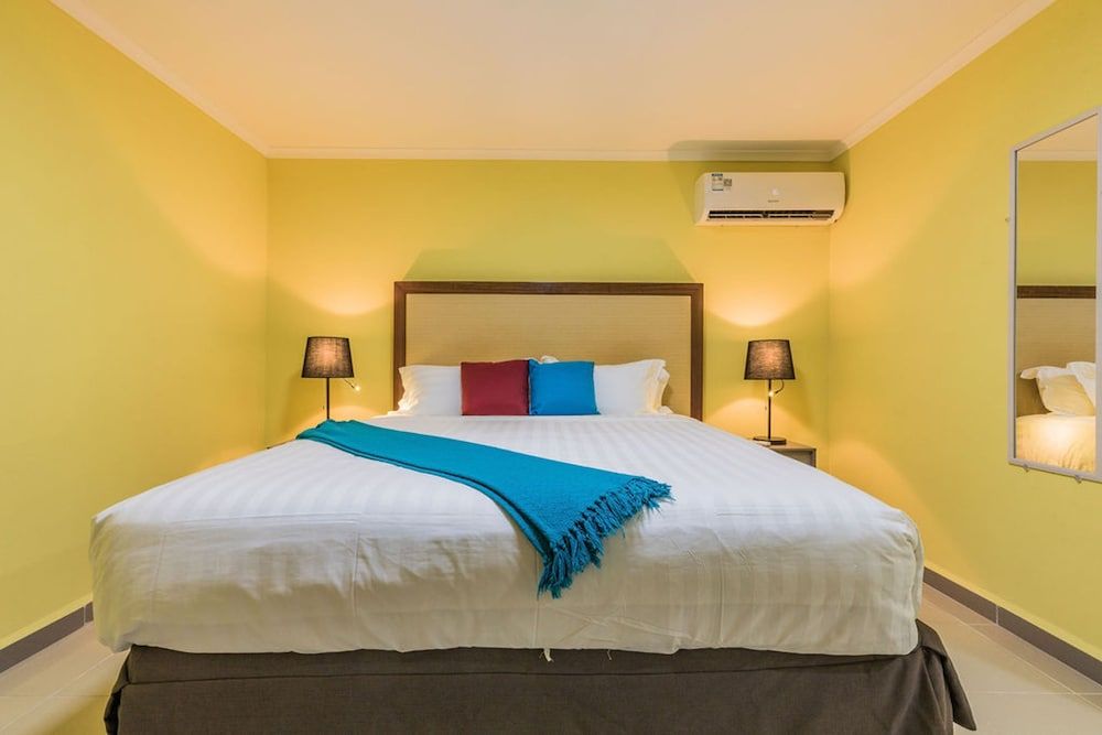 Rooi Santo Studio w King Size Bed Pool - Room - 2