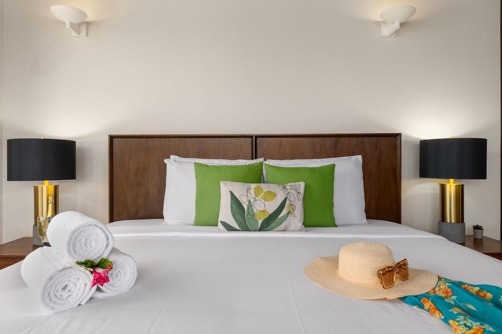 Designer Lux Villapoolbbq3 Min- Tres Trapi Bch - Room - 1