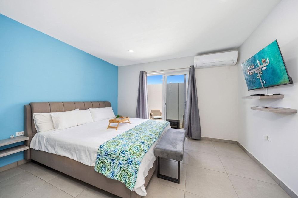 Amazing Studio w Pool Patio Close 2 Palmbeach - Room - 2