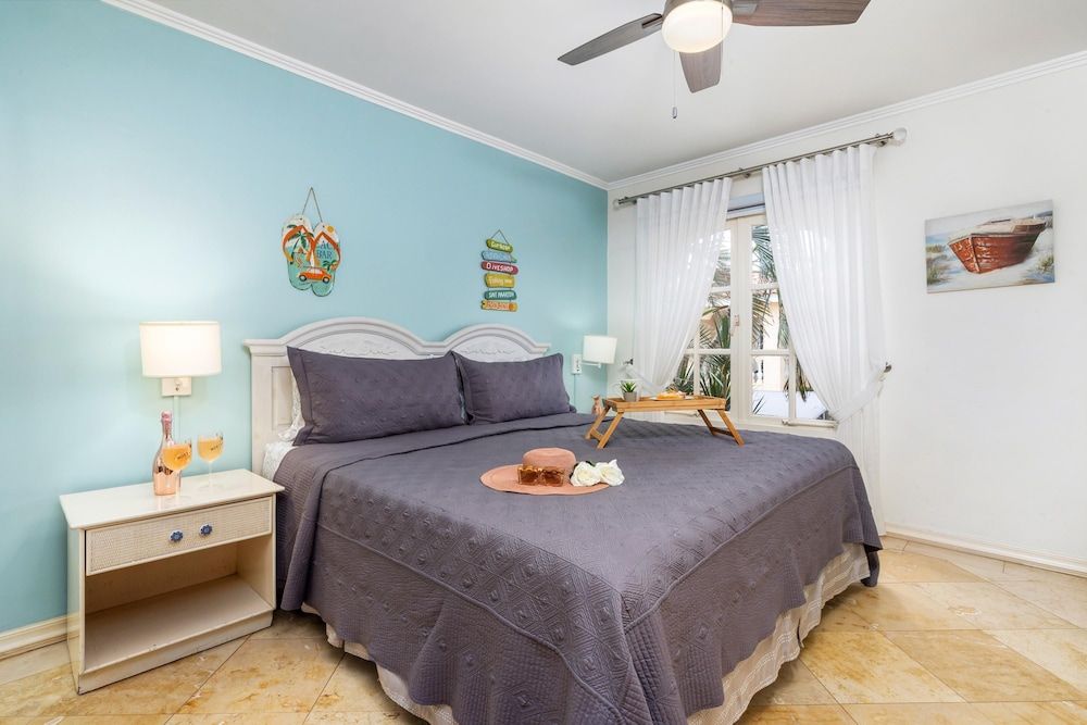 Cozy 1br1ba w Balcony Pool in Great Location - Room - 4