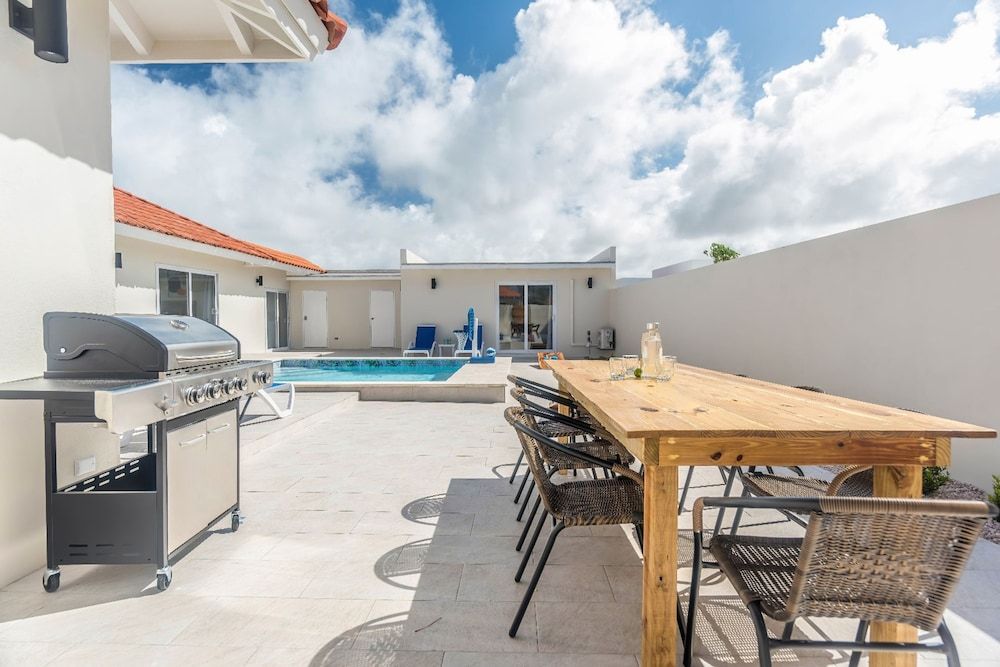 Breathtaking Prvt 4BR Pool Villa 5 Min to Beach - Room - 4