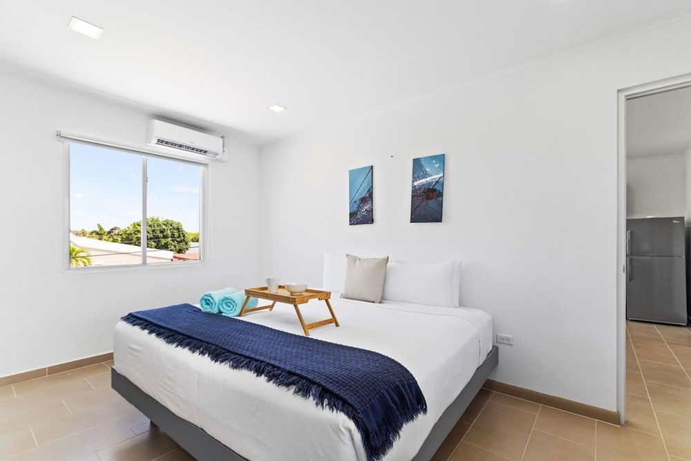 NEW Modern 1BR 1BA With Pool in Quiet Area - Room - 3