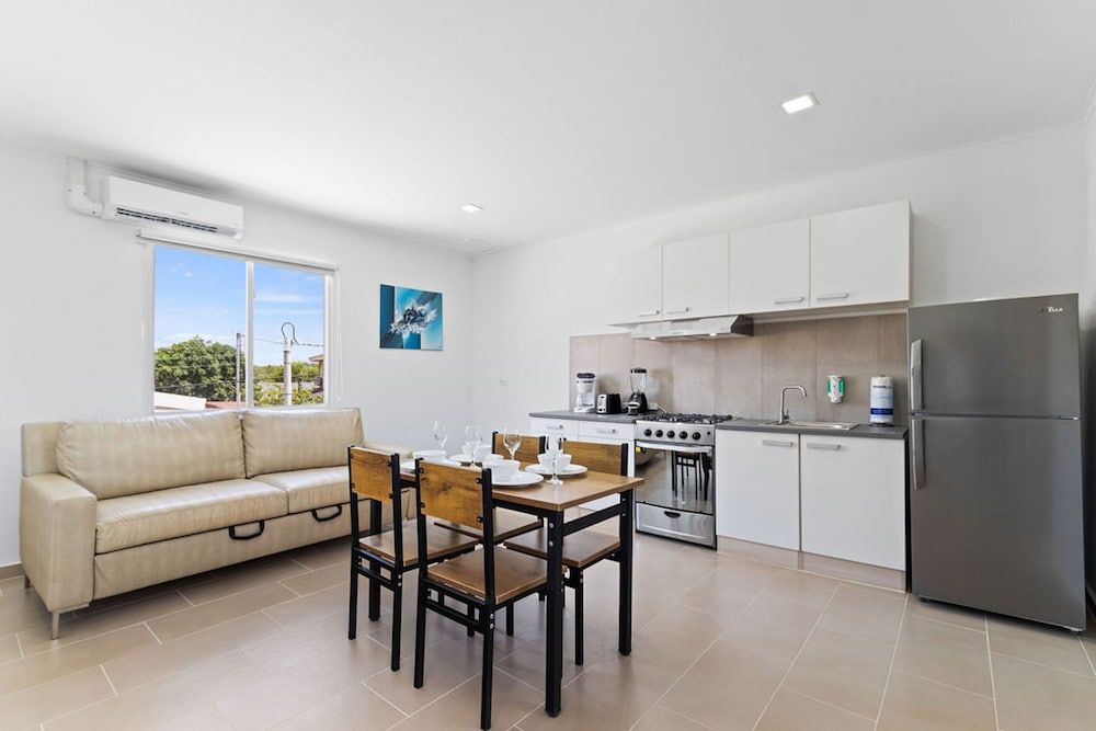 NEW Modern 1BR 1BA With Pool in Quiet Area - Room - 1