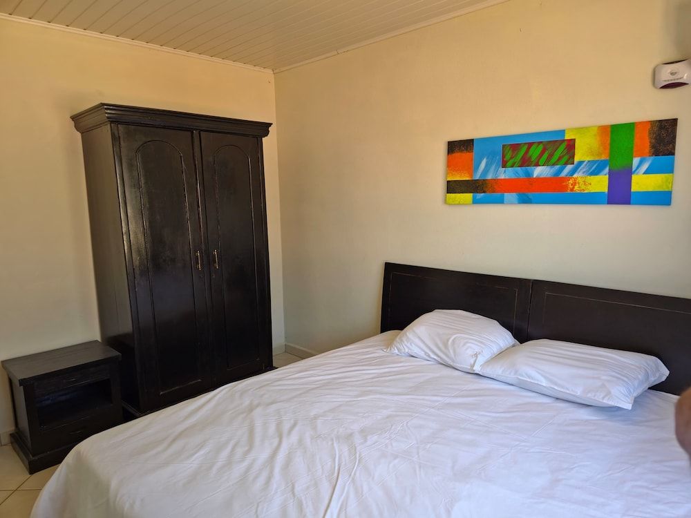 Perfect 1 Bedroom Apartment 3 km From Eagle Beach - Room - 2