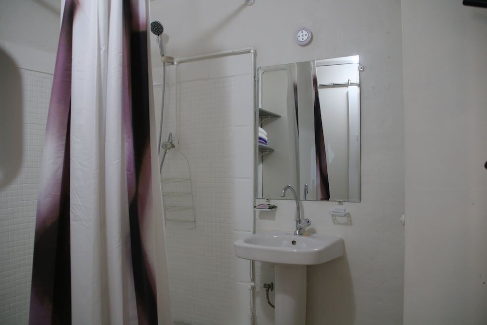 Coral Reef Beach Aruba - Bathroom - 1