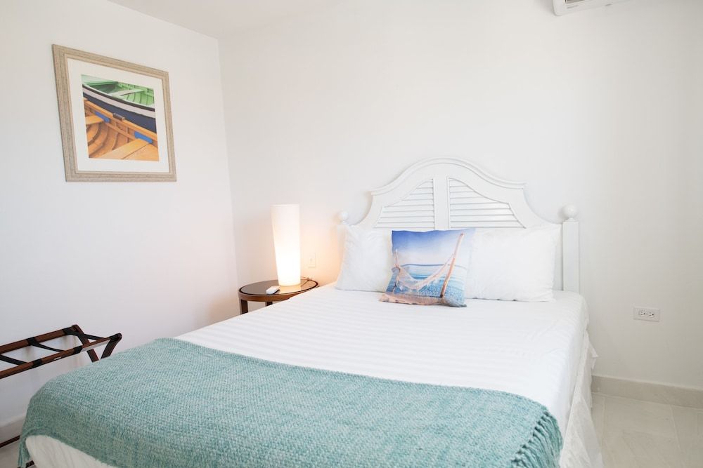 Beachfront Bella Horizonte 3 - Room - 2