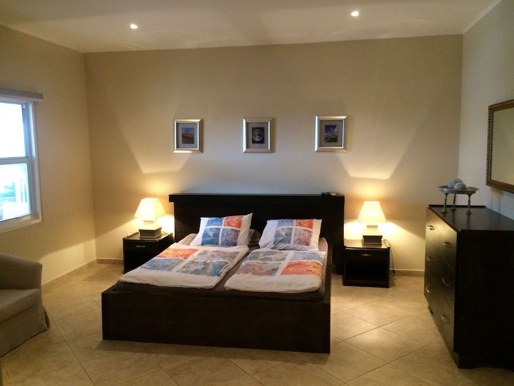 Villa with Private Pool - Room - 3
