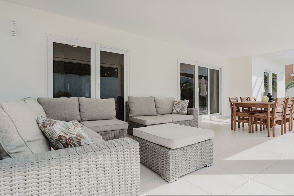 Paradise Aruba - 4 Bedroom Private Pool - Room