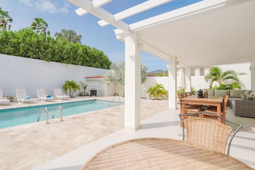 Paradise Aruba - 4 Bedroom Private Pool - Room - 2