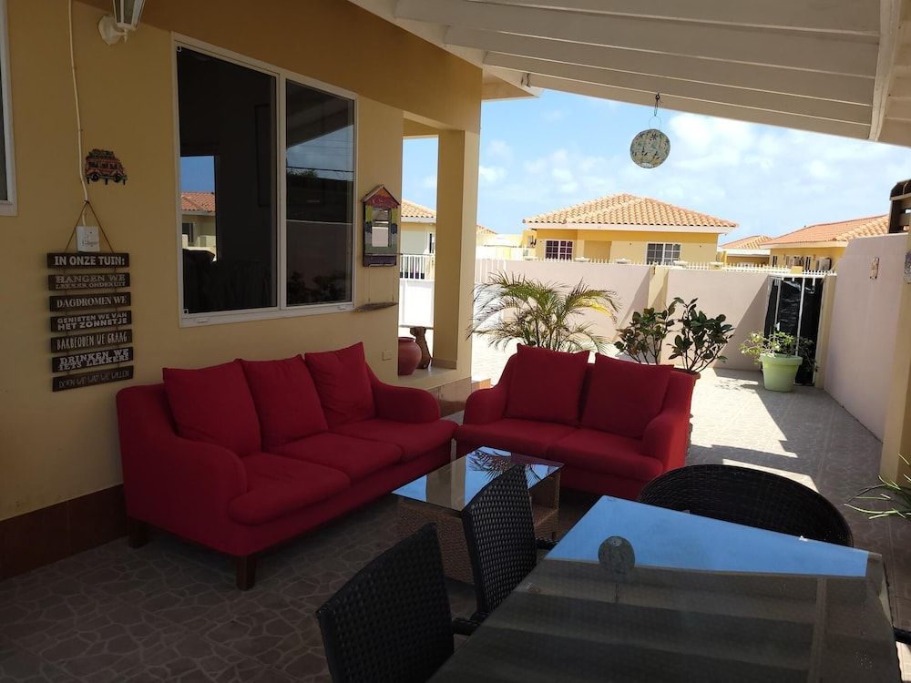 Cozy Home Under the Sun, With Swimmingpool - Property grounds - 2