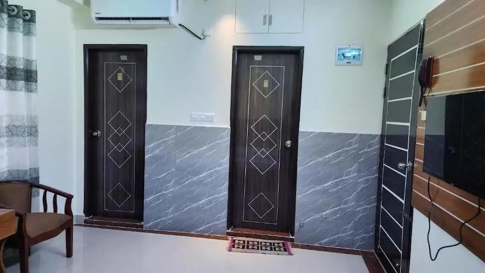 Hotel Cox Rotana - Living area - 4