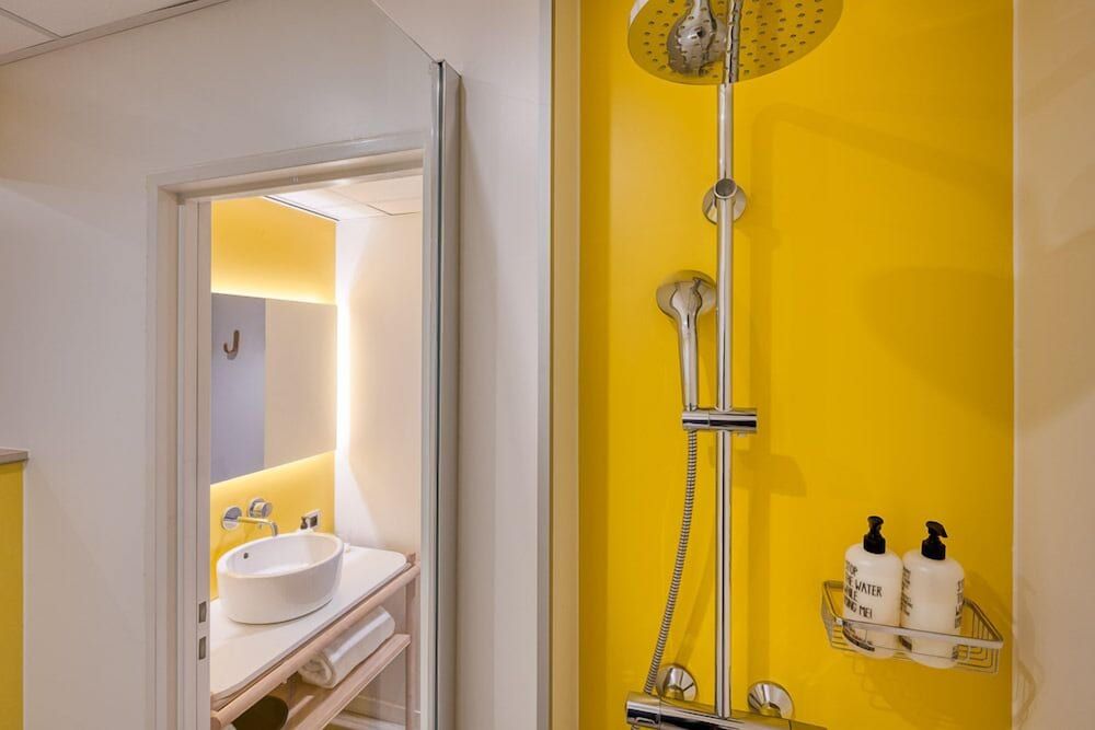 B&B HOTEL Brussels Centre Louise - Bathroom - 1