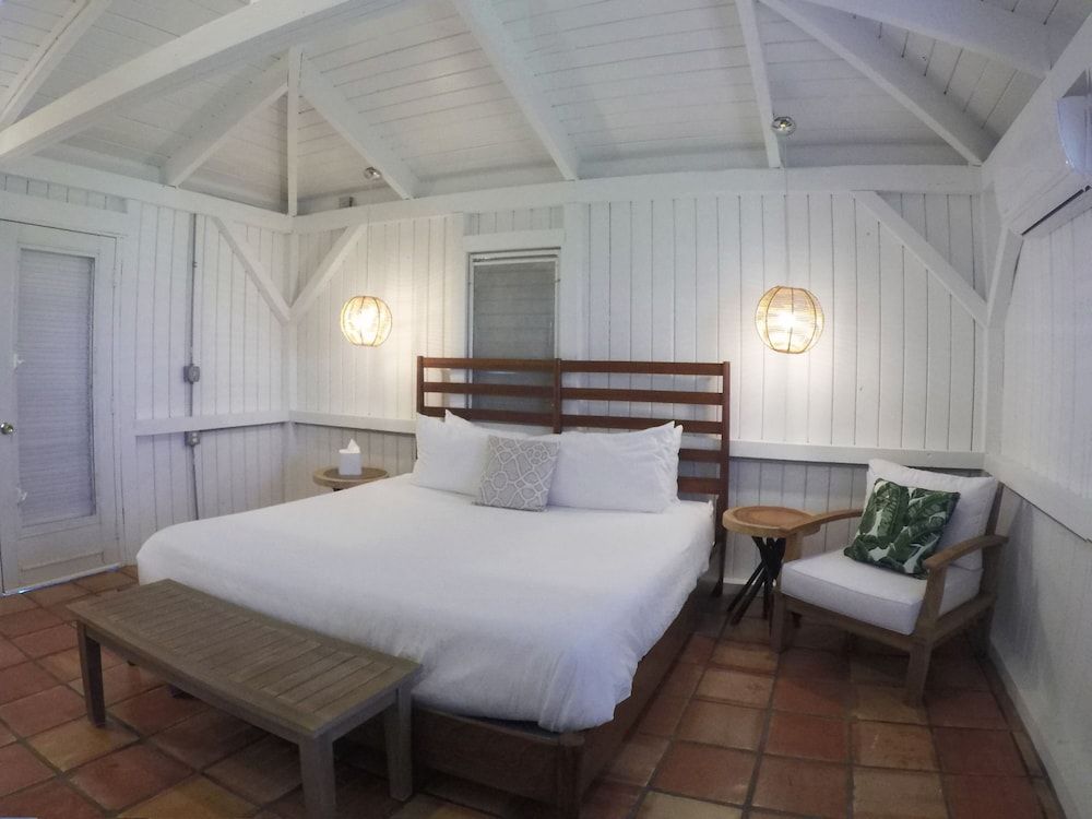 Peace and Plenty Resort - Room - 2