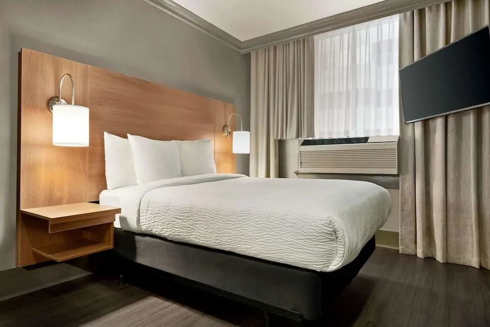 Days Inn by Wyndham Vancouver Downtown - Primary image