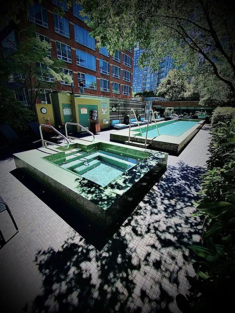 L'Hermitage Hotel - Pool - 2