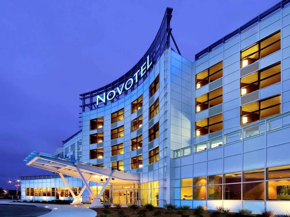 Novotel Montreal Aeroport - Primary image - 1