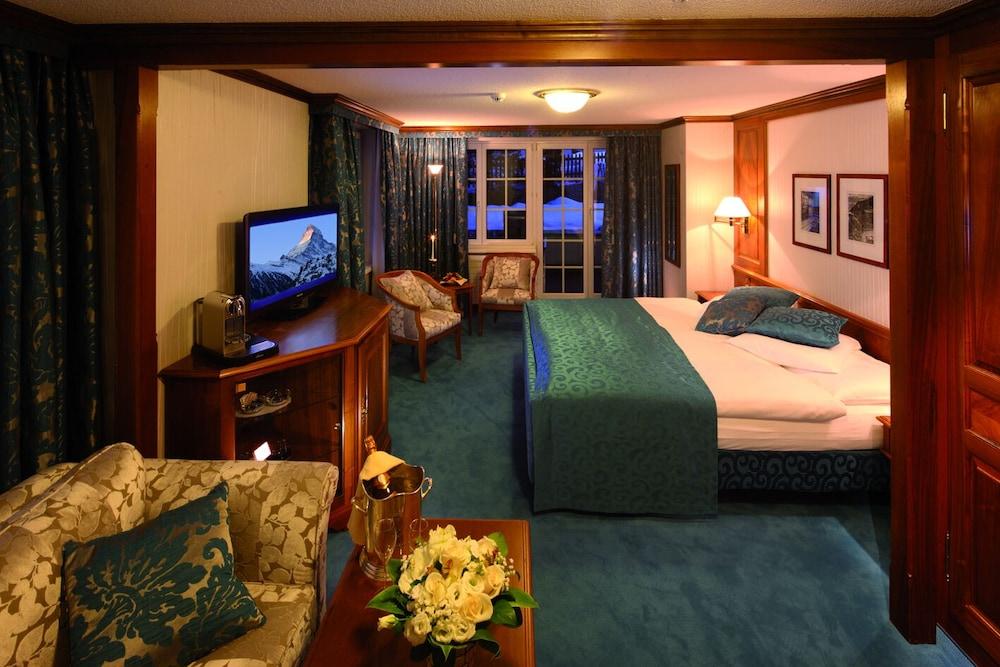 Hotel Sonne Zermatt photo