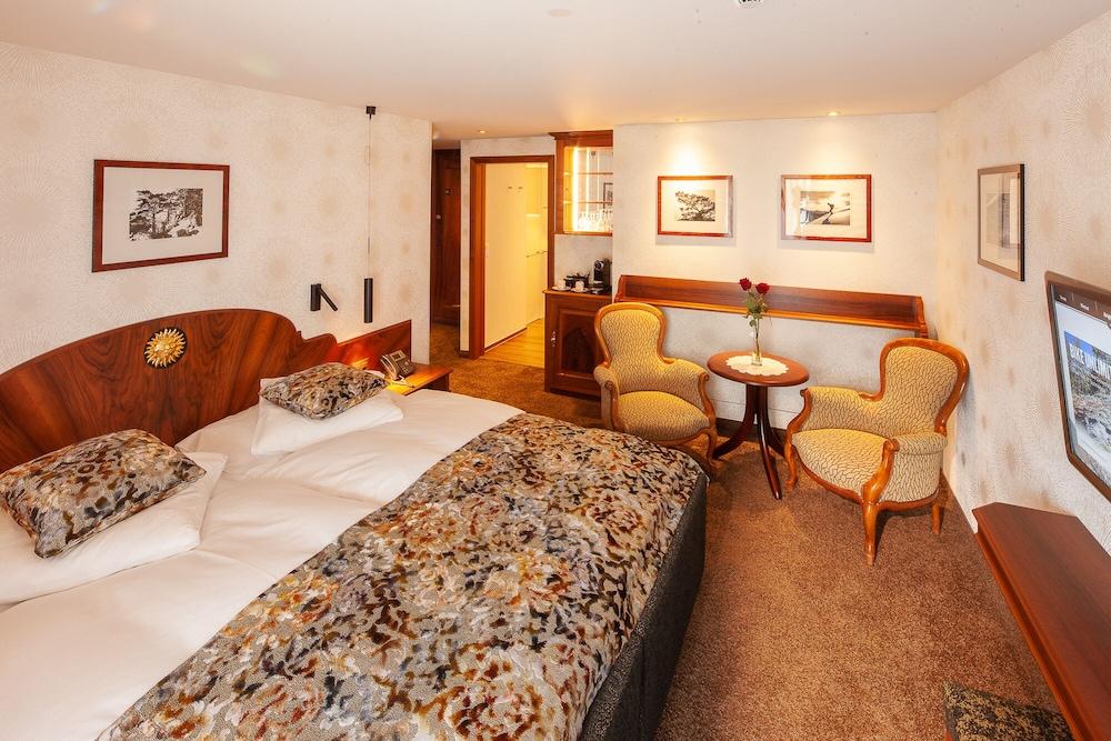 Hotel Sonne Zermatt photo