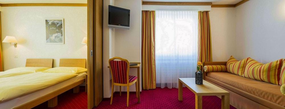 Hotel Excelsior photo
